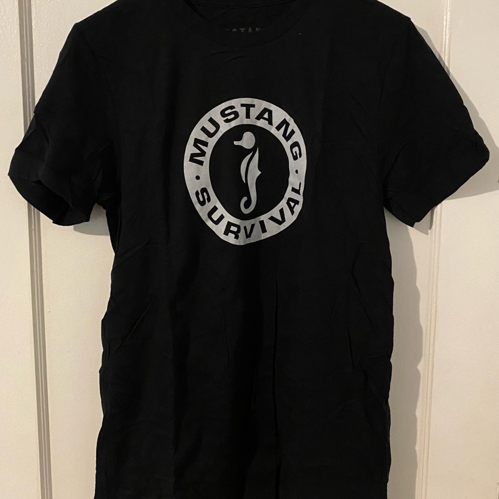 Mustang Survival Men’s Medium T-shirt